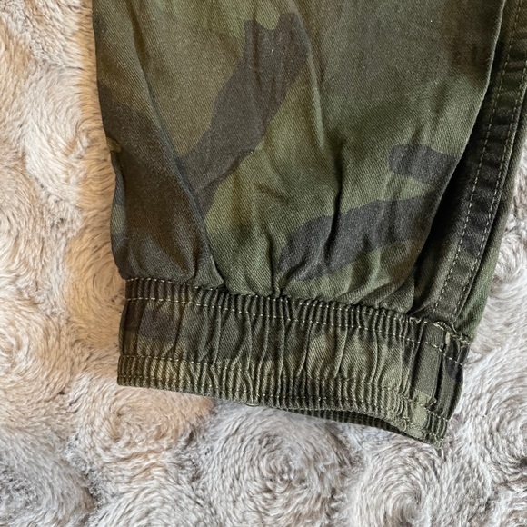 Camo Ultra-High Rise Joggers - Picture 7 of 7